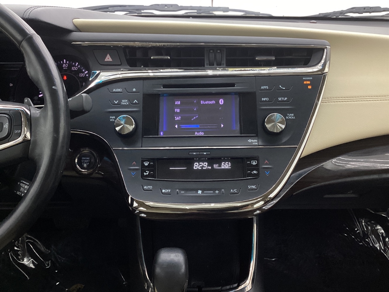 Toyota Avalon 4dr Sdn XLE Premium (Natl) 2013