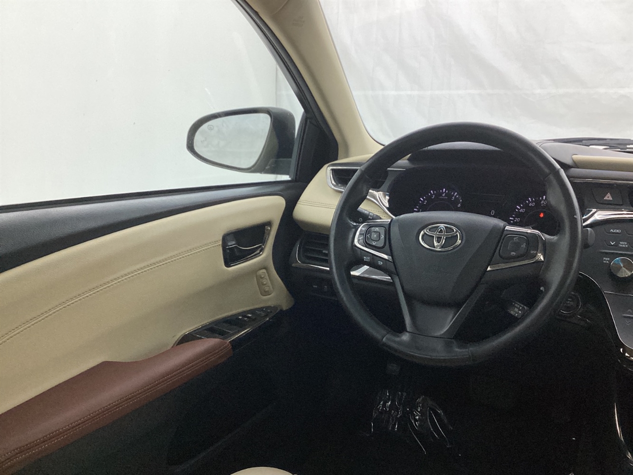 Toyota Avalon 4dr Sdn XLE Premium (Natl) 2013