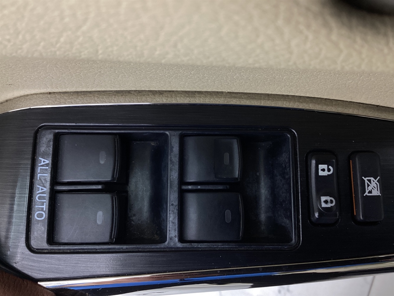 Toyota Avalon 4dr Sdn XLE Premium (Natl) 2013