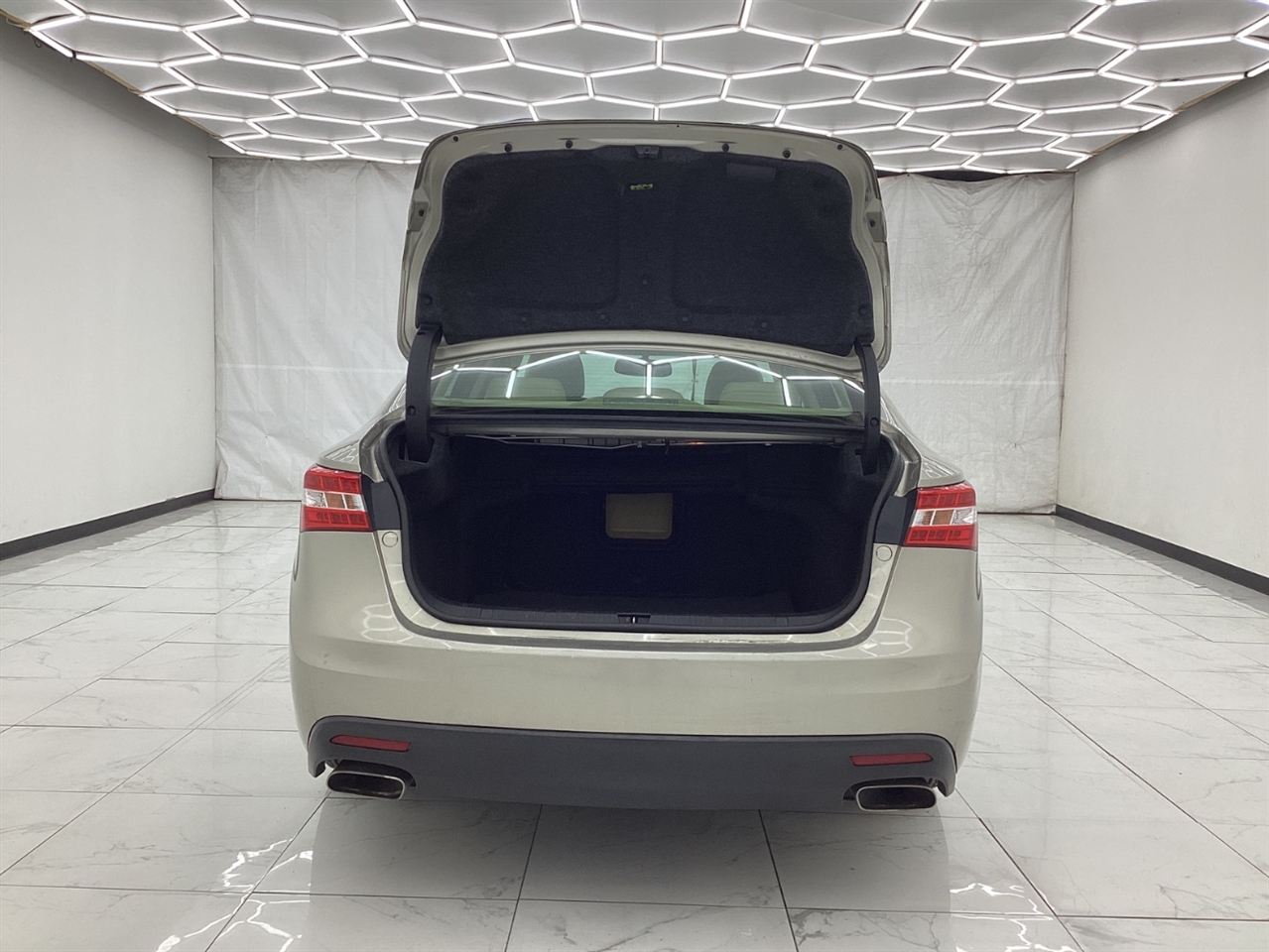 Toyota Avalon 4dr Sdn XLE Premium (Natl) 2013