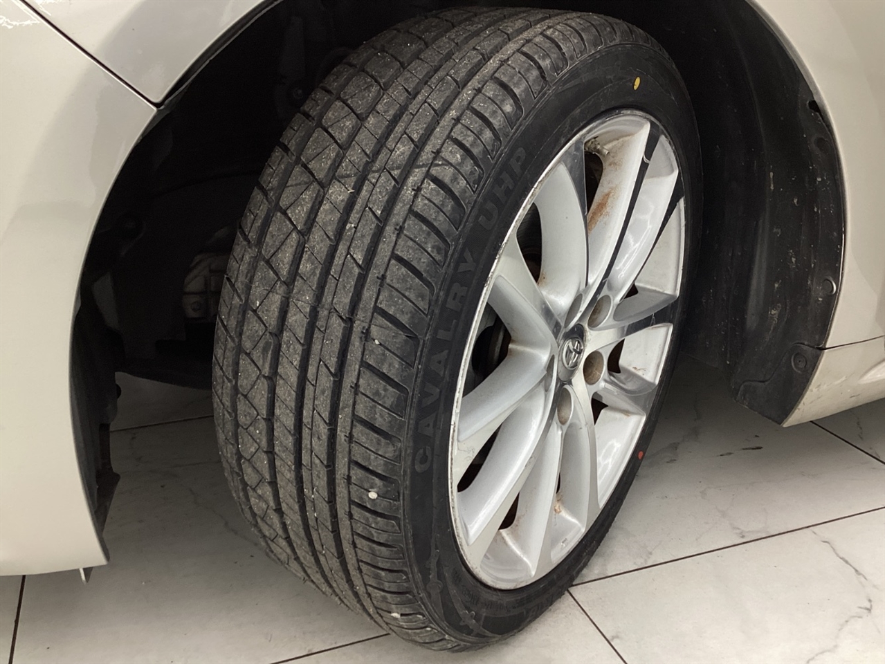 Toyota Avalon 4dr Sdn XLE Premium (Natl) 2013