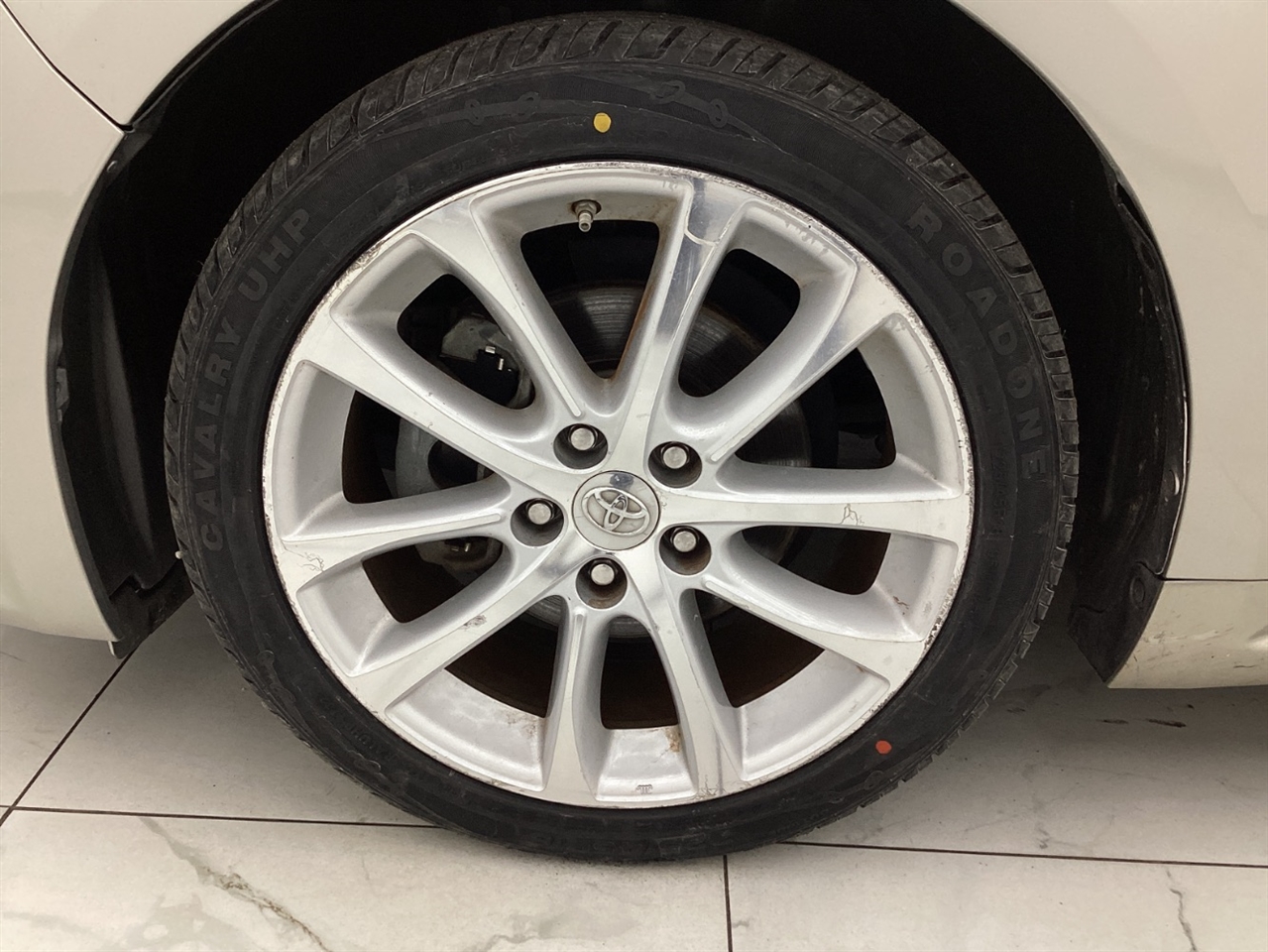 Toyota Avalon 4dr Sdn XLE Premium (Natl) 2013