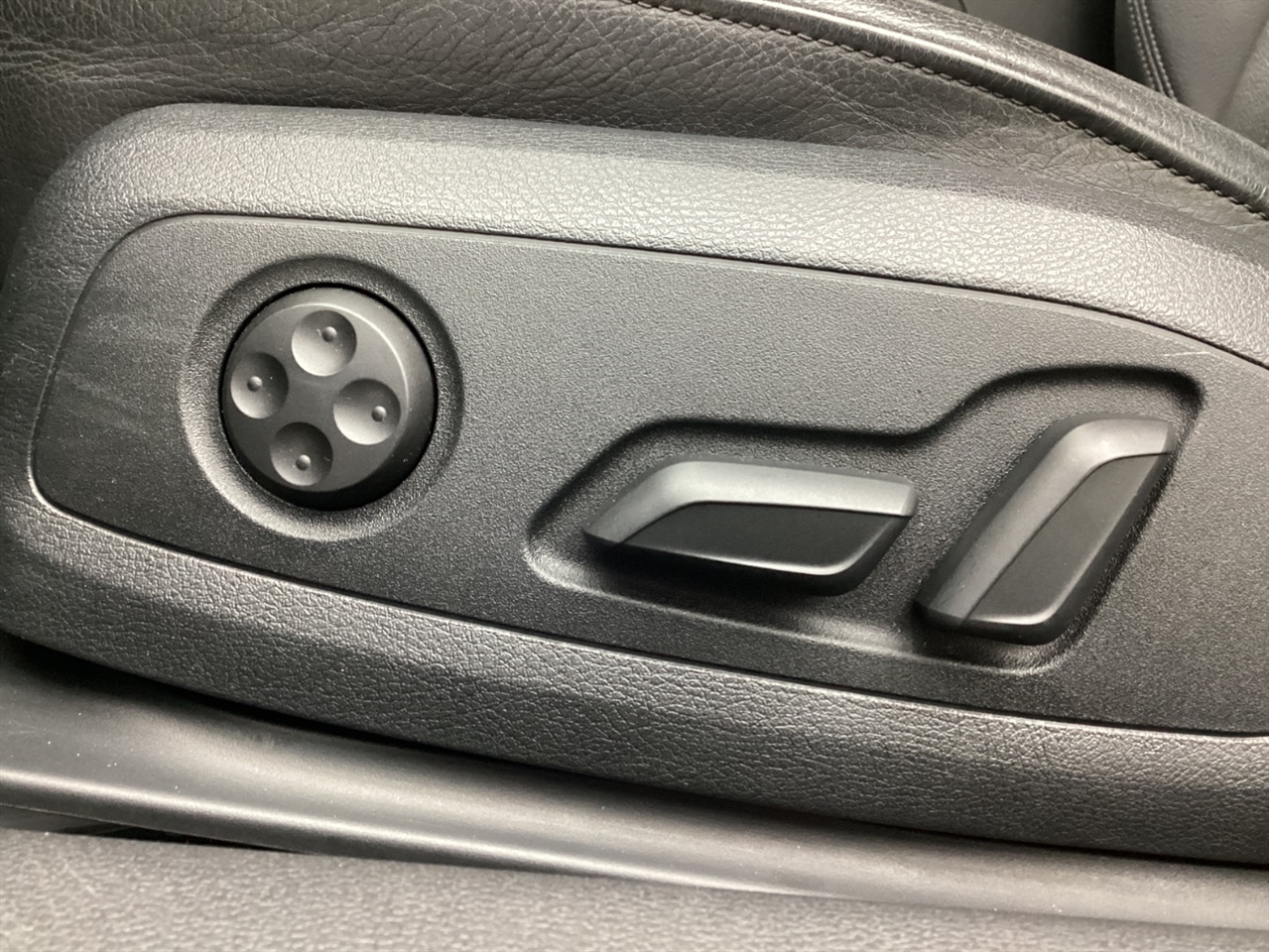 Audi A4 Premium Plus 45 TFSI quattro 2019