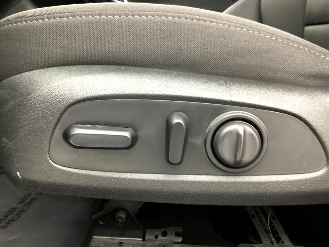 Chevrolet Malibu 4dr Sdn LT 2021