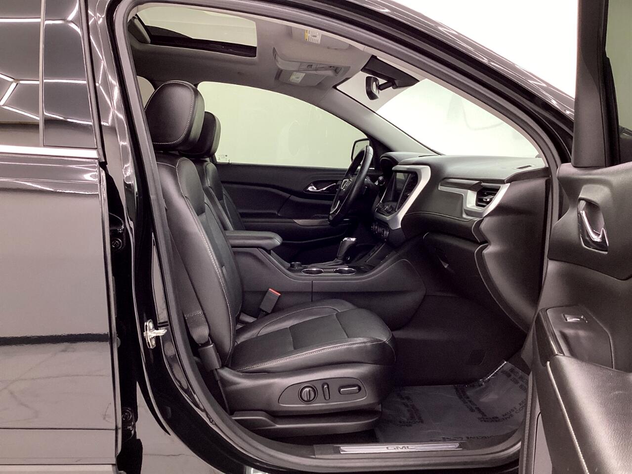 GMC Acadia AWD 4dr SLT w/SLT-1 2018