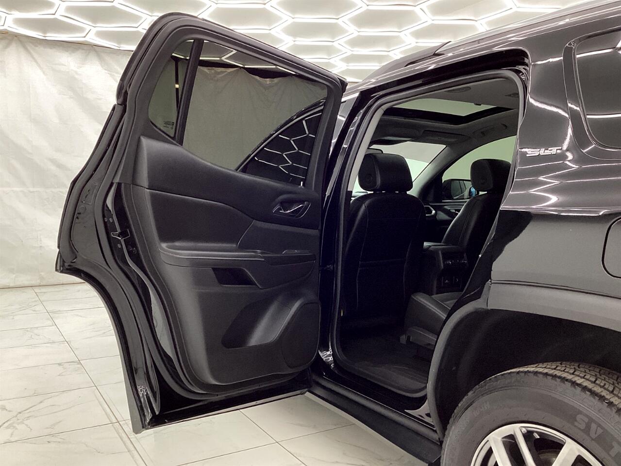 GMC Acadia AWD 4dr SLT w/SLT-1 2018