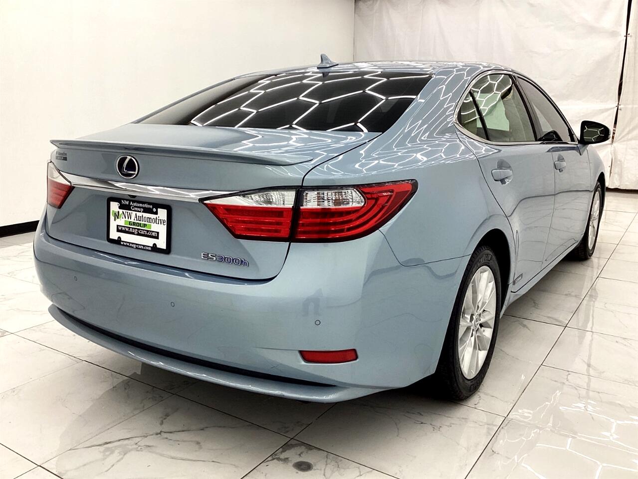 Lexus ES 300h 4dr Sdn Hybrid 2013