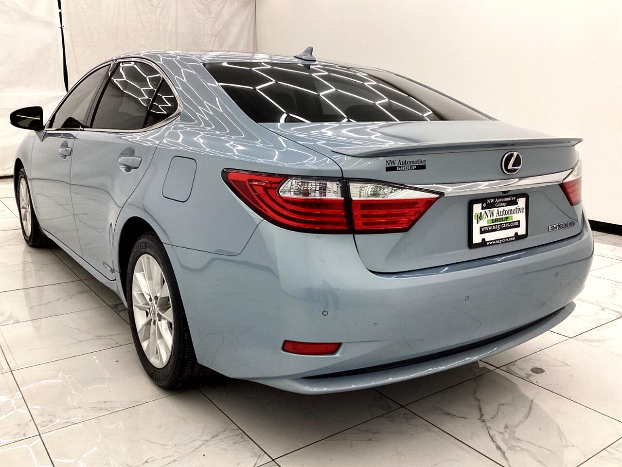 Lexus ES 300h 4dr Sdn Hybrid 2013