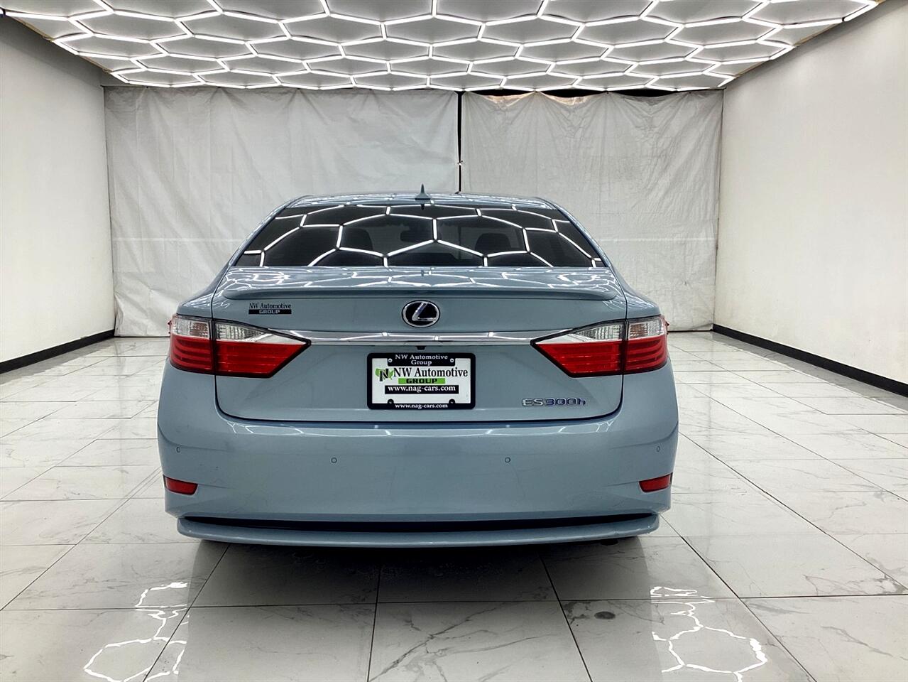 Lexus ES 300h 4dr Sdn Hybrid 2013