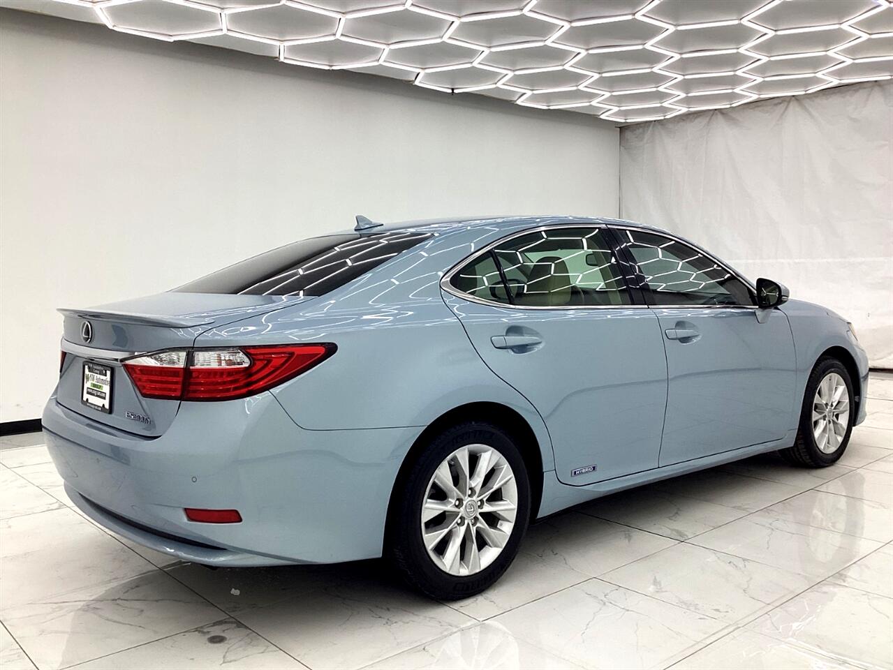 Lexus ES 300h 4dr Sdn Hybrid 2013