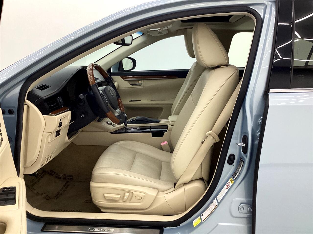 Lexus ES 300h 4dr Sdn Hybrid 2013