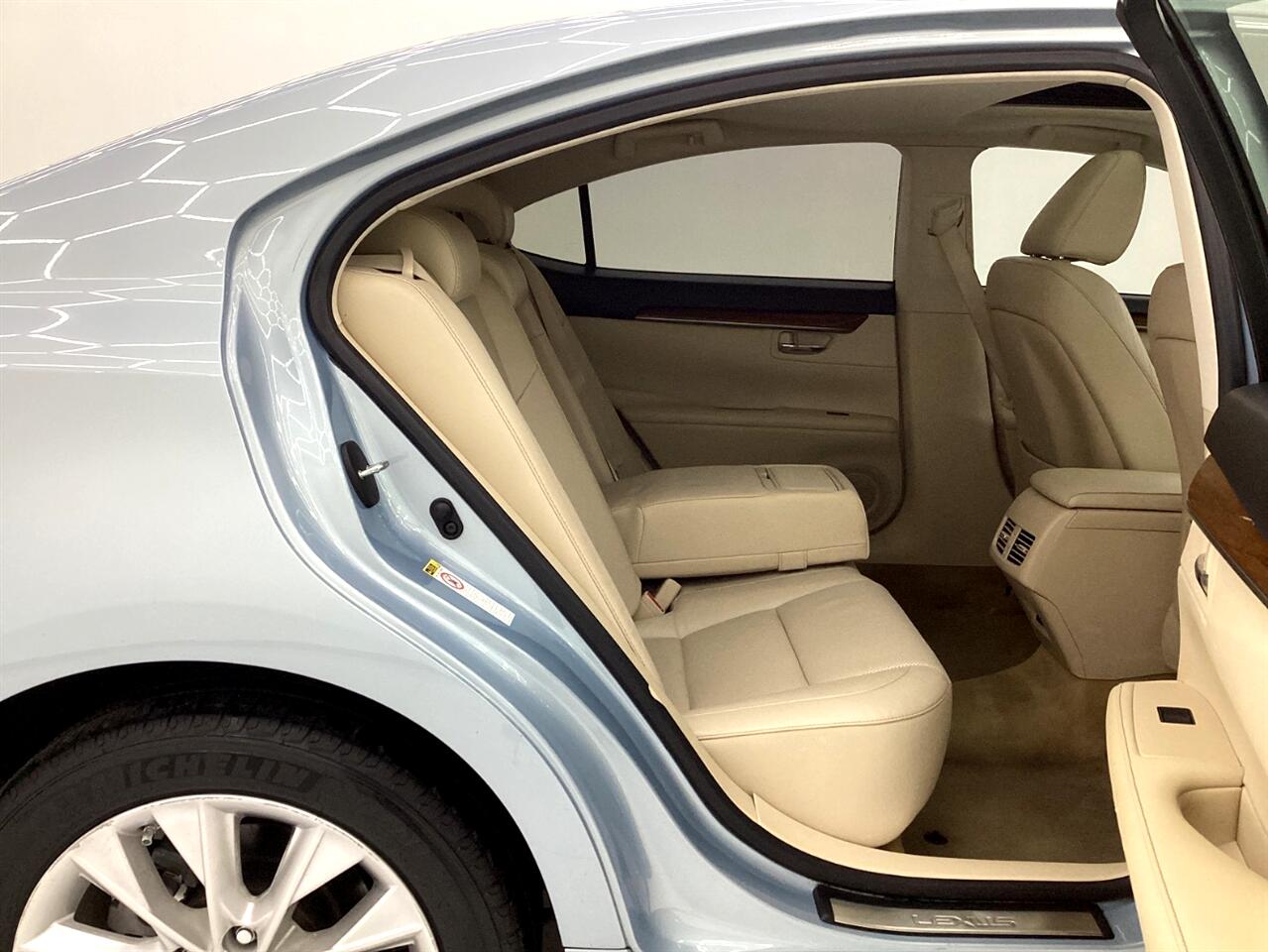 Lexus ES 300h 4dr Sdn Hybrid 2013