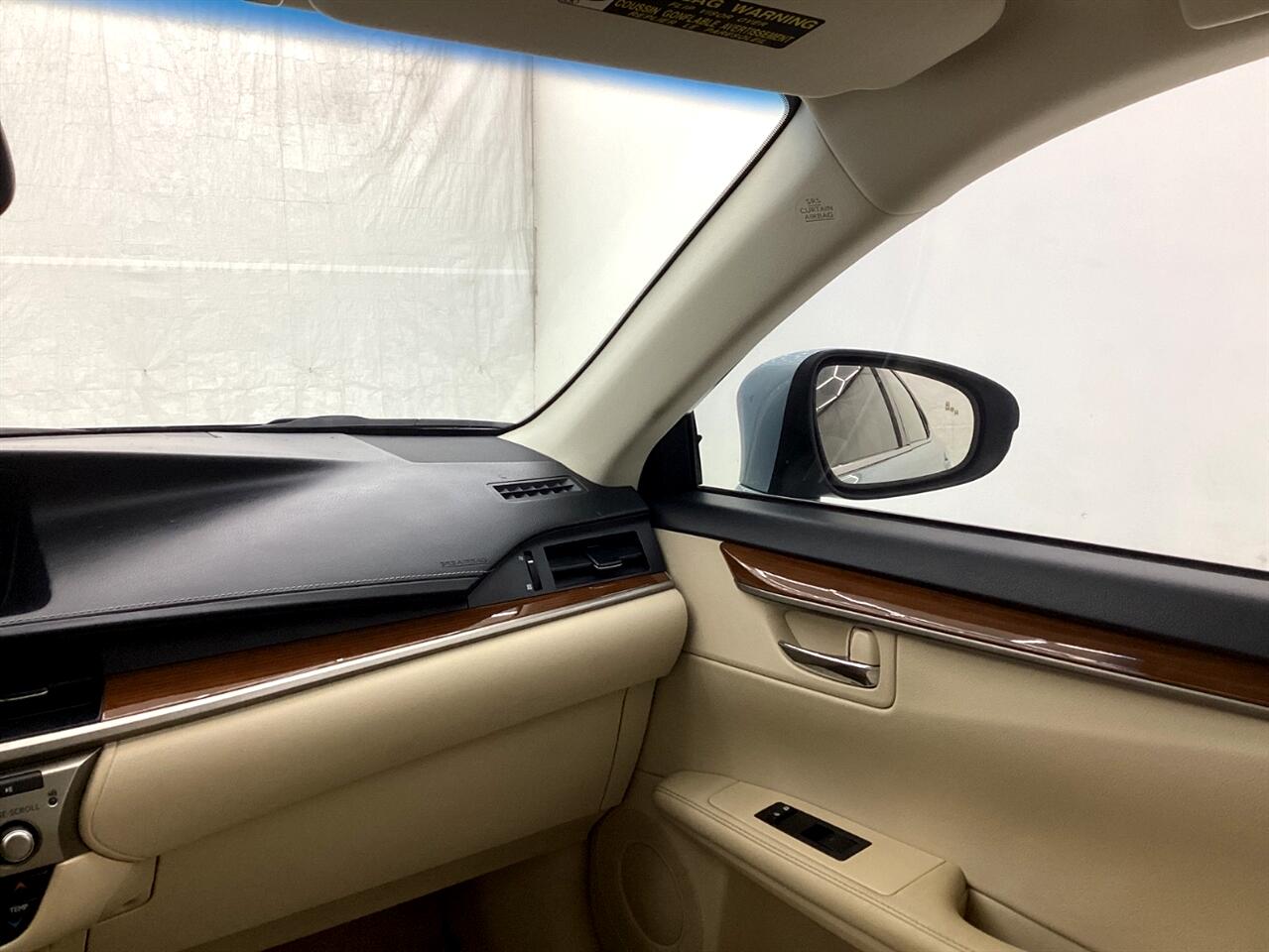 Lexus ES 300h 4dr Sdn Hybrid 2013