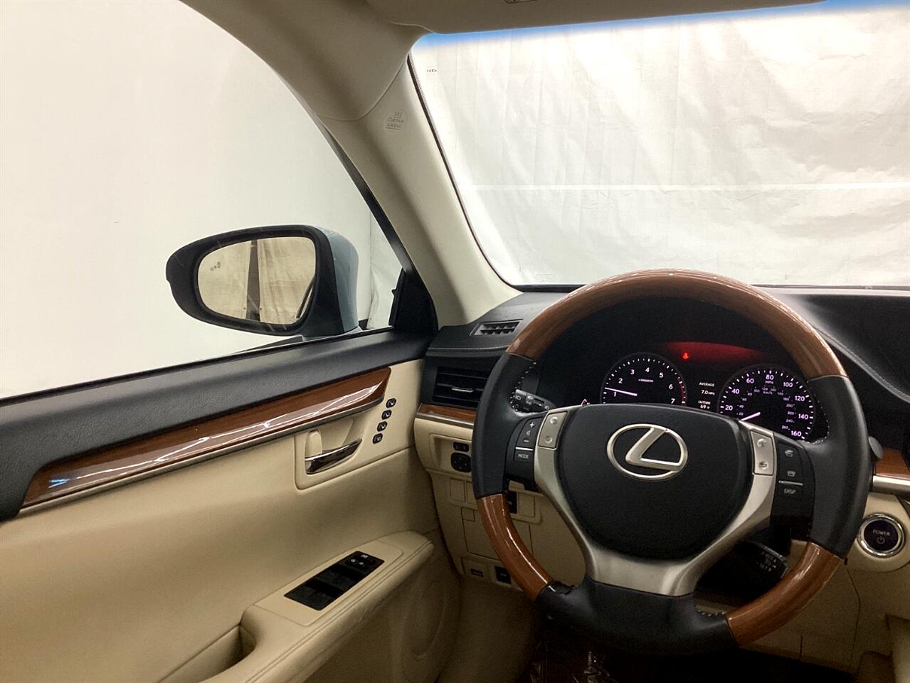 Lexus ES 300h 4dr Sdn Hybrid 2013