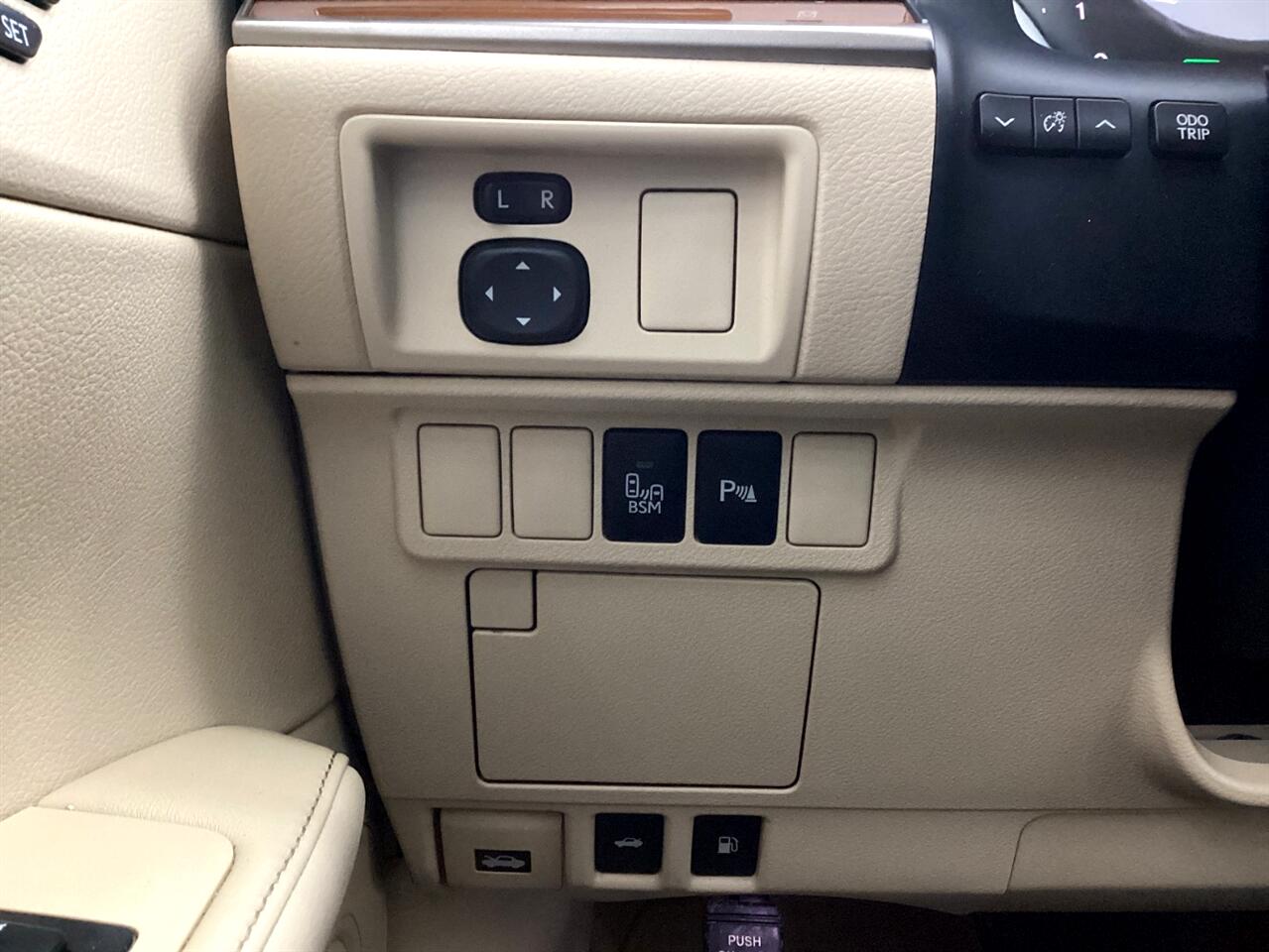 Lexus ES 300h 4dr Sdn Hybrid 2013