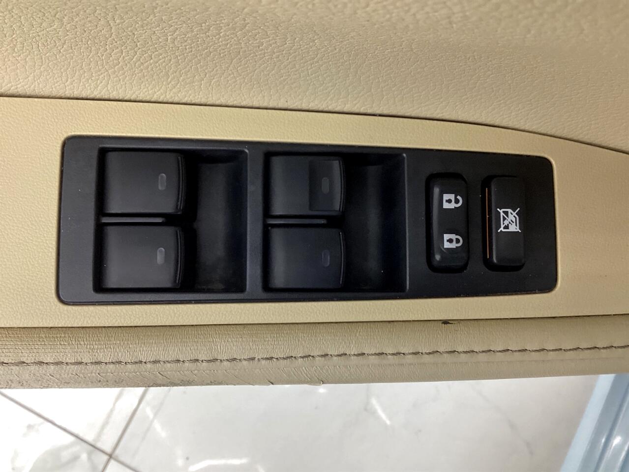 Lexus ES 300h 4dr Sdn Hybrid 2013