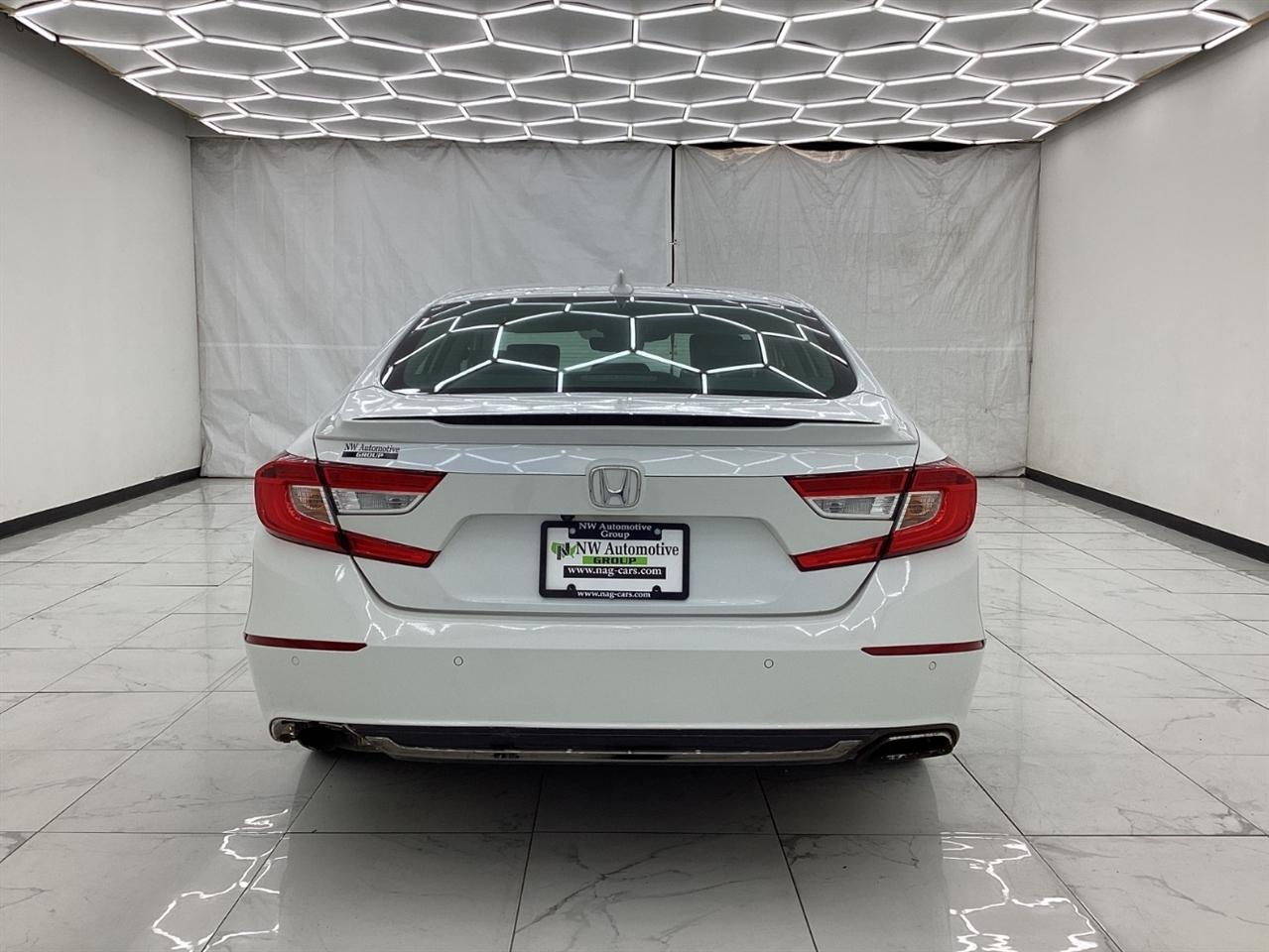 Honda Accord Touring 2.0T Auto 2018