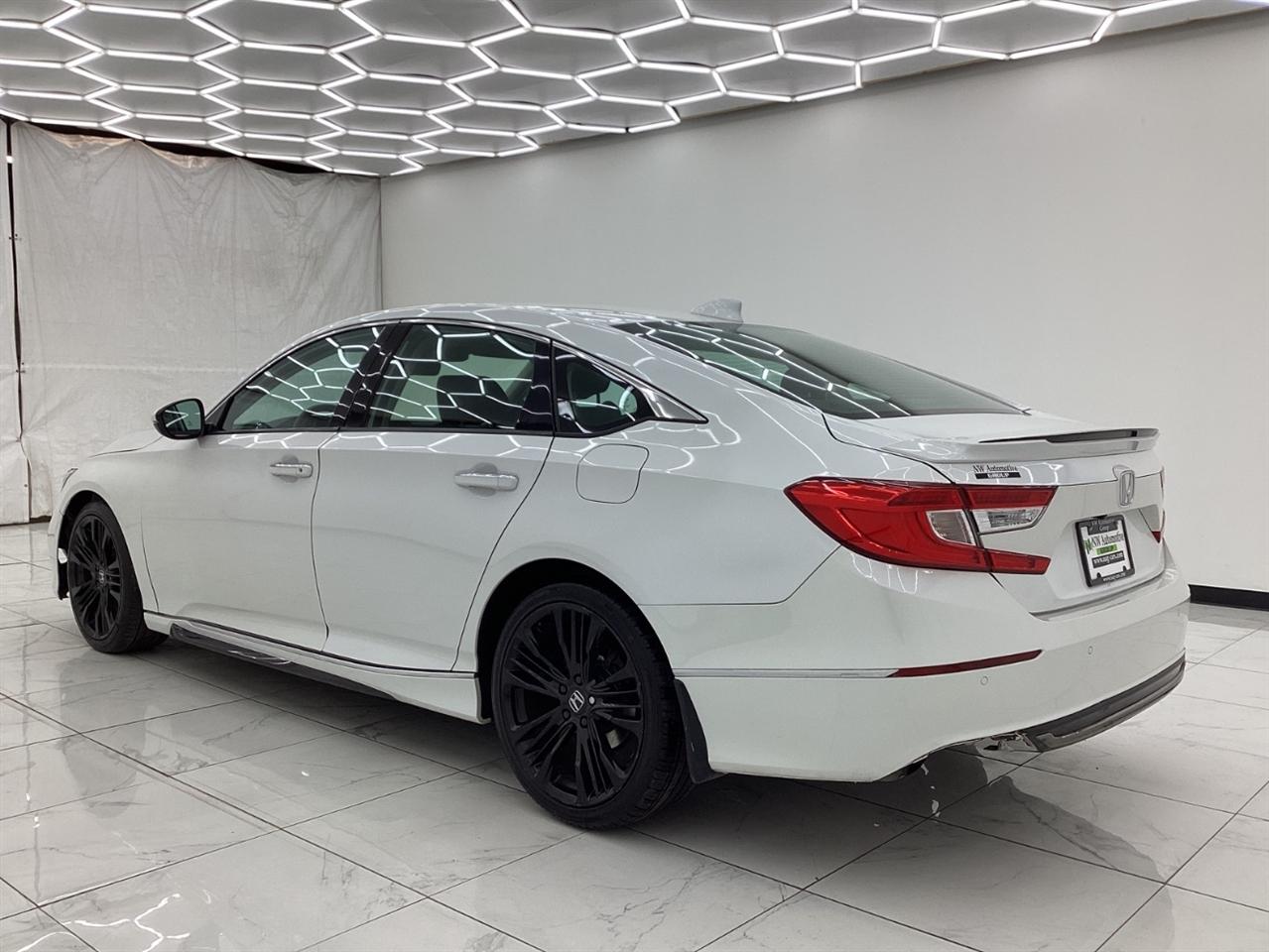 Honda Accord Touring 2.0T Auto 2018
