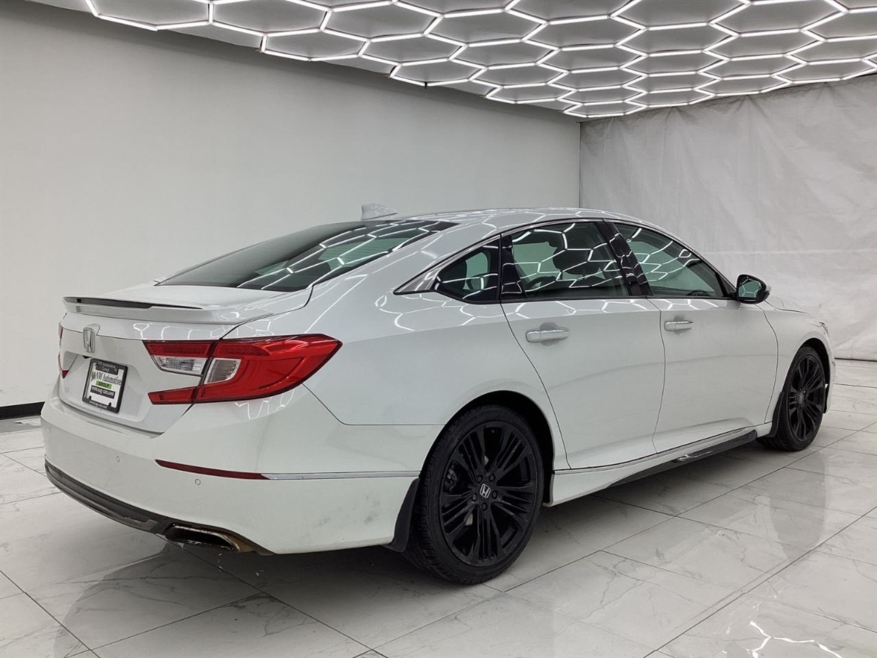 Honda Accord Touring 2.0T Auto 2018