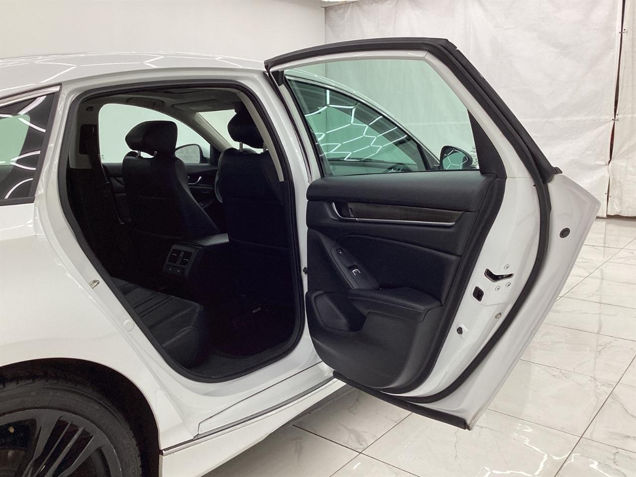 Honda Accord Touring 2.0T Auto 2018