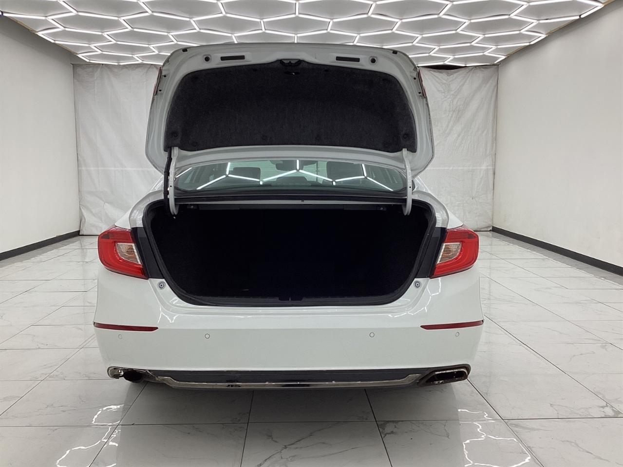 Honda Accord Touring 2.0T Auto 2018