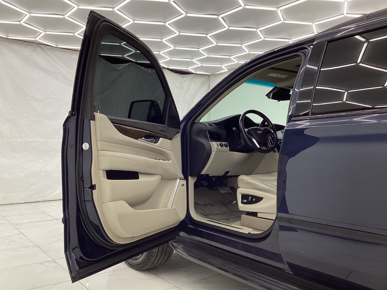 Cadillac Escalade 4WD 4dr Luxury 2020