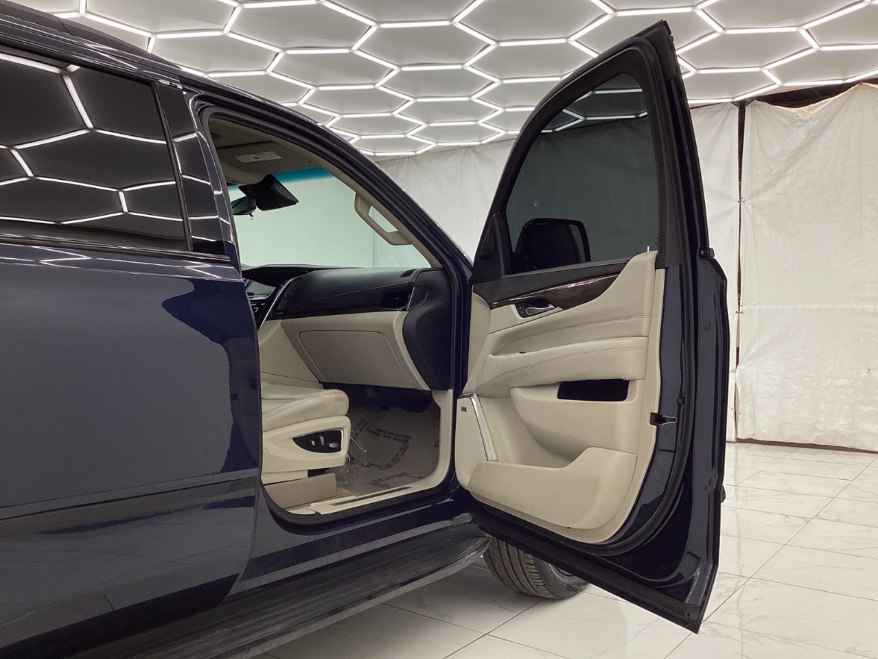 Cadillac Escalade 4WD 4dr Luxury 2020
