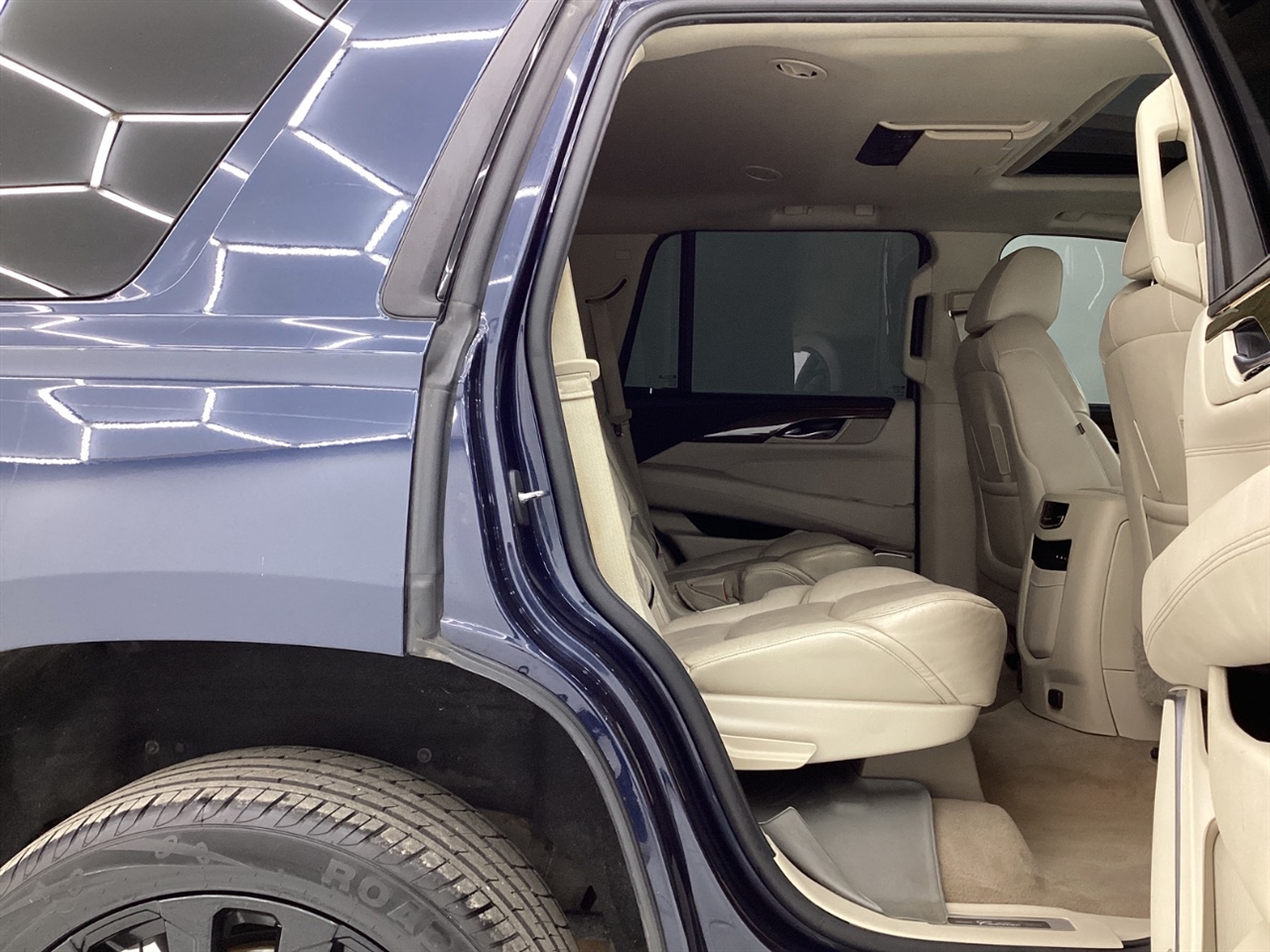 Cadillac Escalade 4WD 4dr Luxury 2020