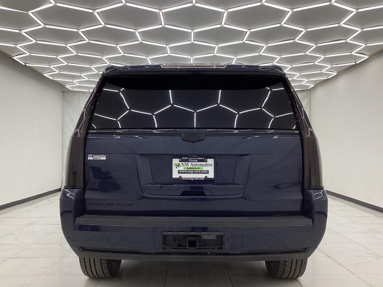 Cadillac Escalade 4WD 4dr Luxury 2020