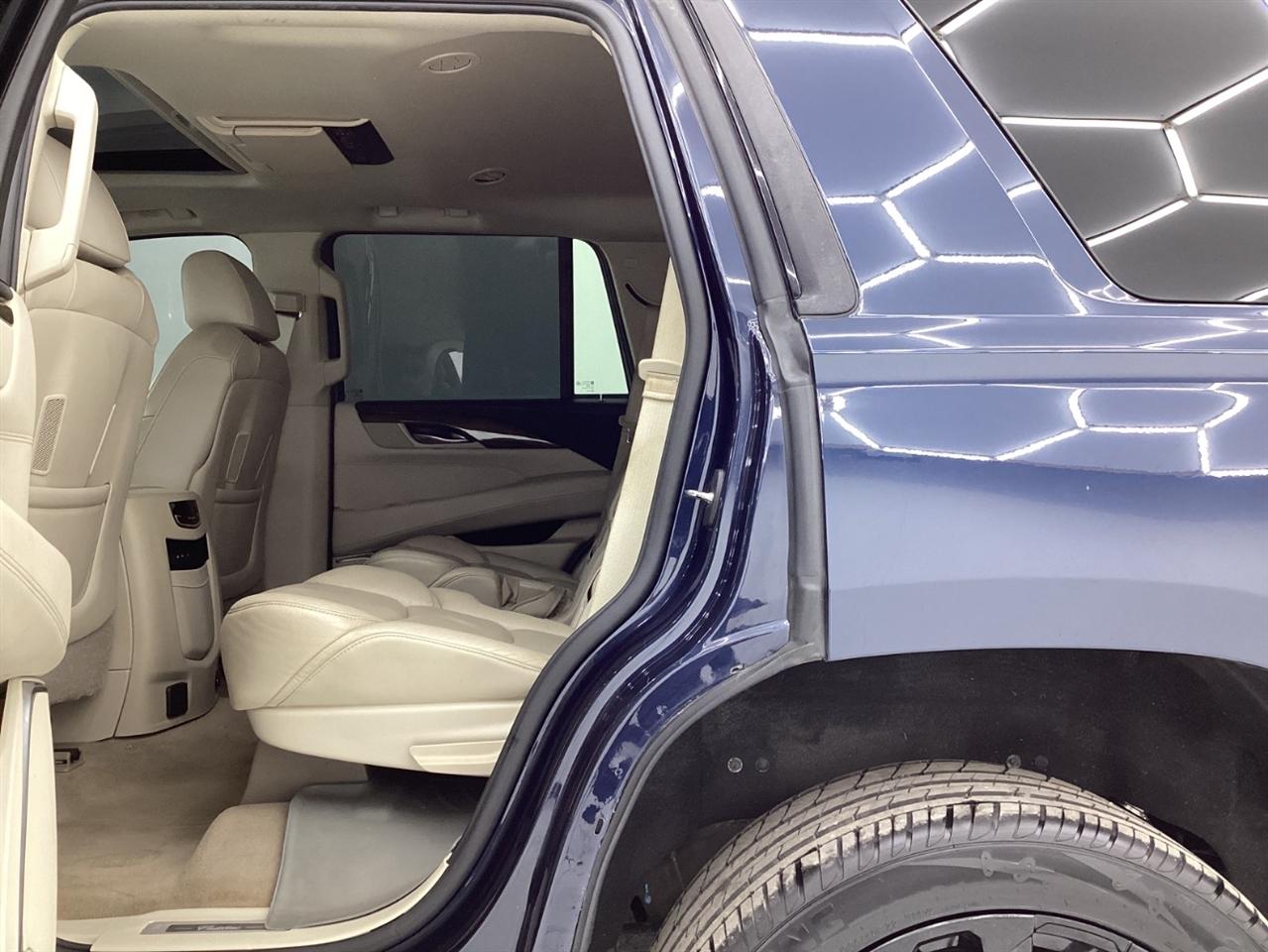 Cadillac Escalade 4WD 4dr Luxury 2020