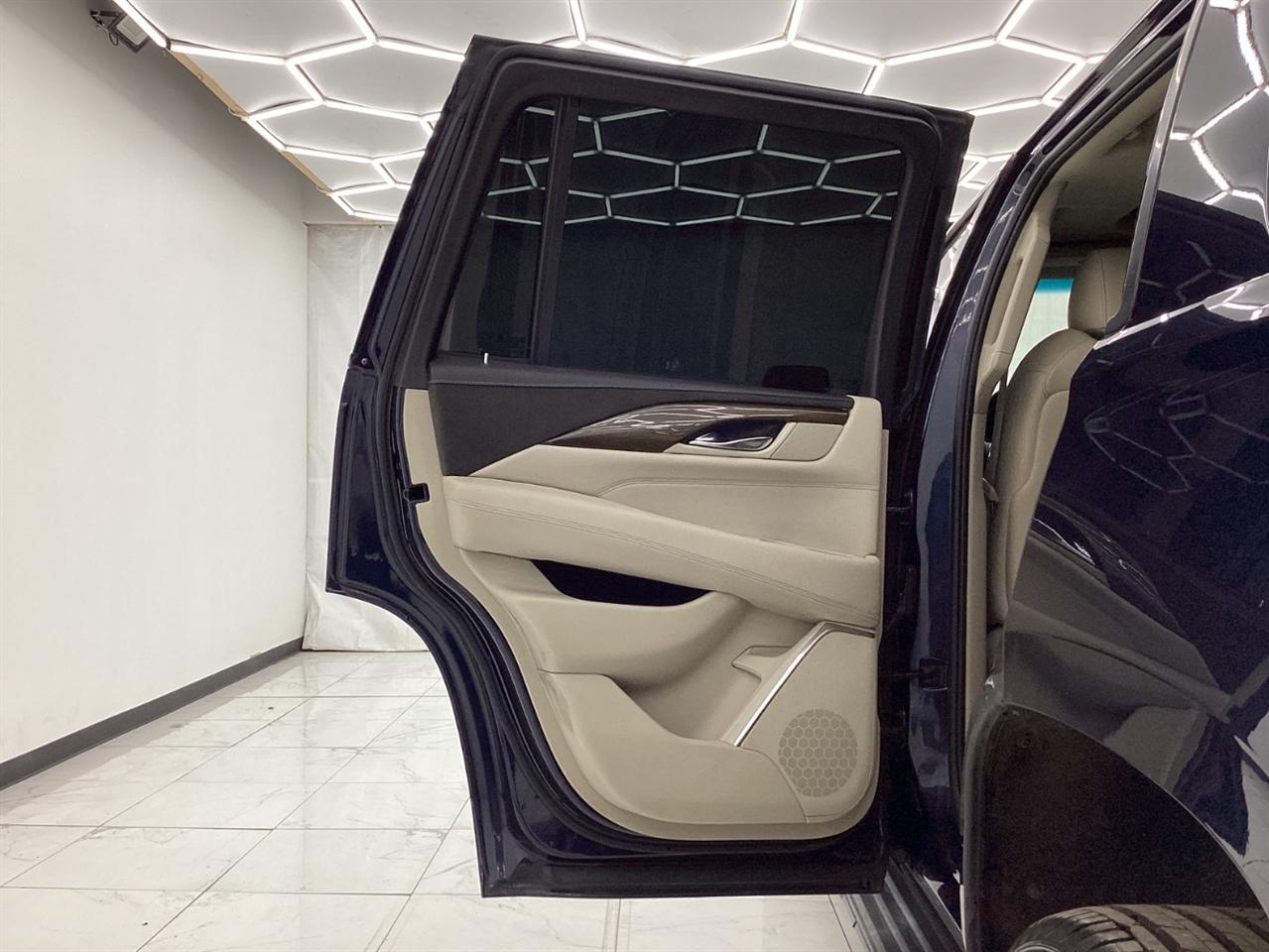Cadillac Escalade 4WD 4dr Luxury 2020