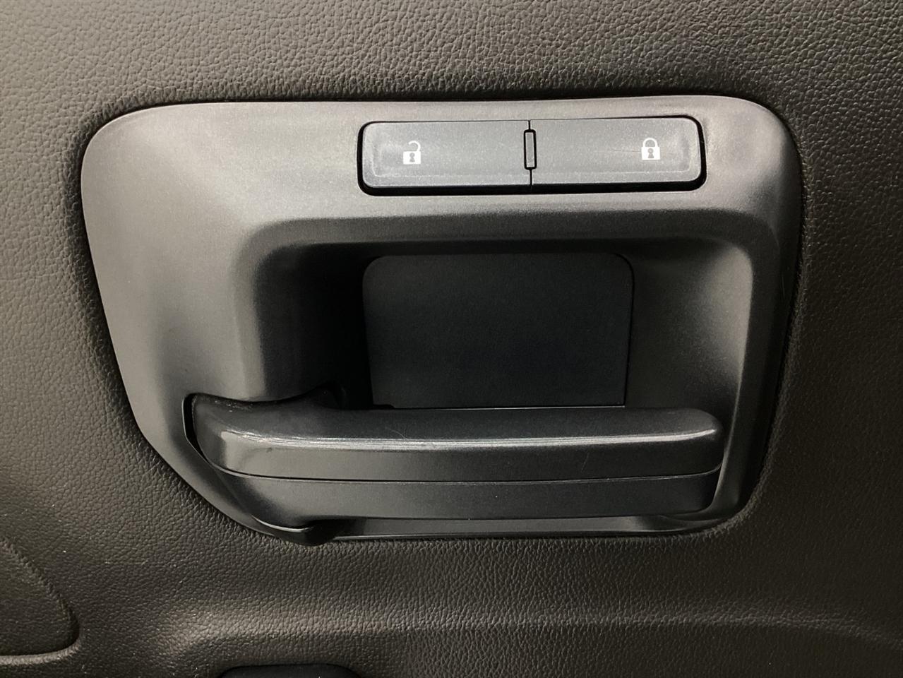 Chevrolet Silverado 1500 2WD Reg Cab 119.0" Work Truck 2016