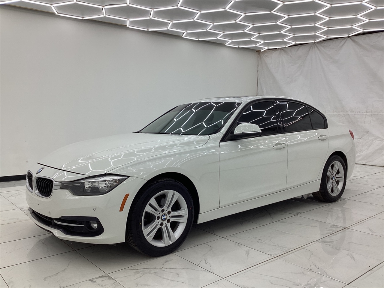 BMW 3 Series 4dr Sdn 328i RWD South Africa SULEV 2016