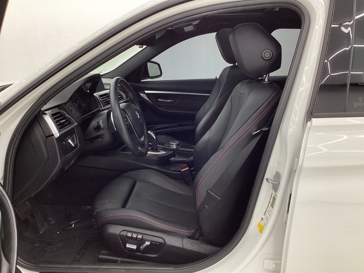 BMW 3 Series 4dr Sdn 328i RWD South Africa SULEV 2016