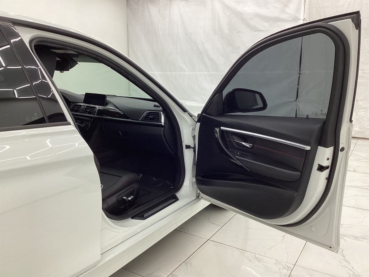 BMW 3 Series 4dr Sdn 328i RWD South Africa SULEV 2016