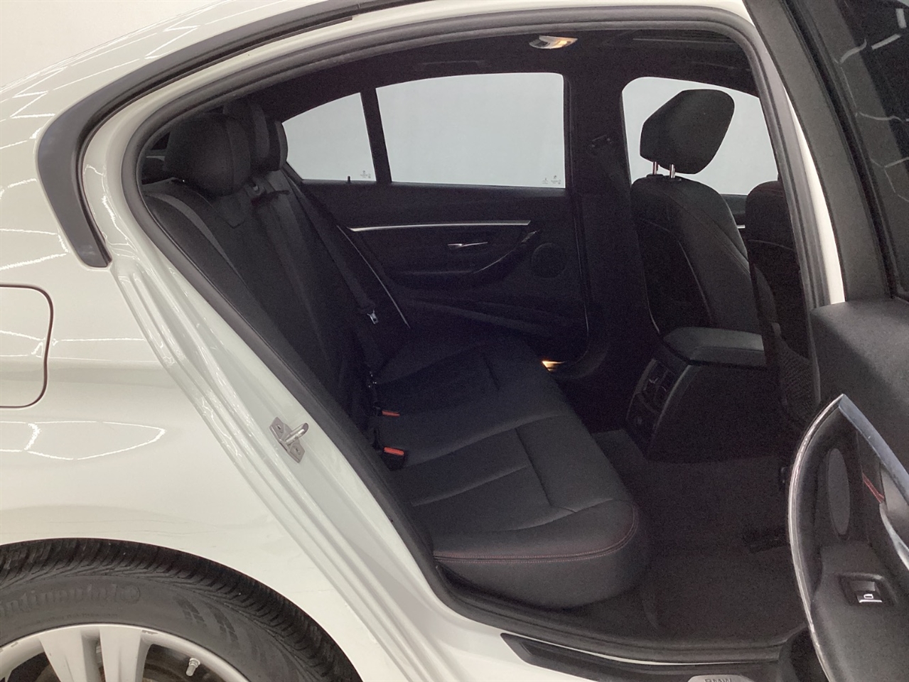 BMW 3 Series 4dr Sdn 328i RWD South Africa SULEV 2016