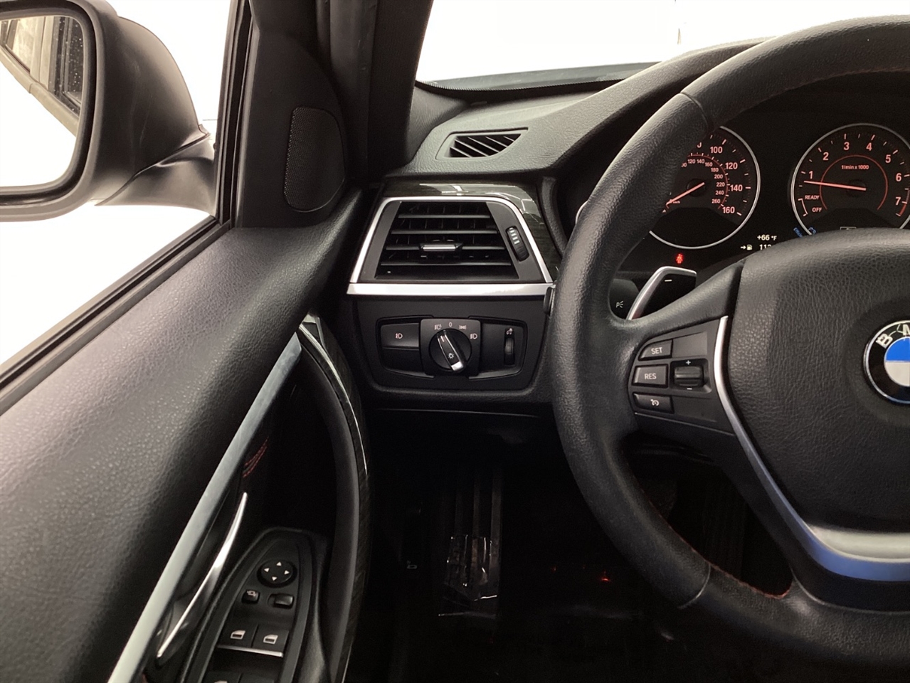 BMW 3 Series 4dr Sdn 328i RWD South Africa SULEV 2016