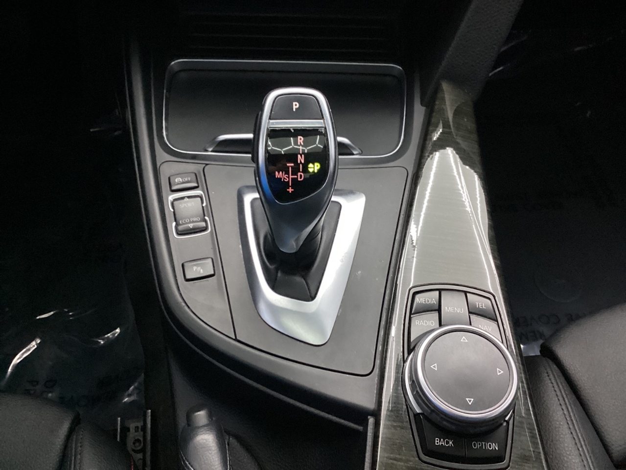 BMW 3 Series 4dr Sdn 328i RWD South Africa SULEV 2016