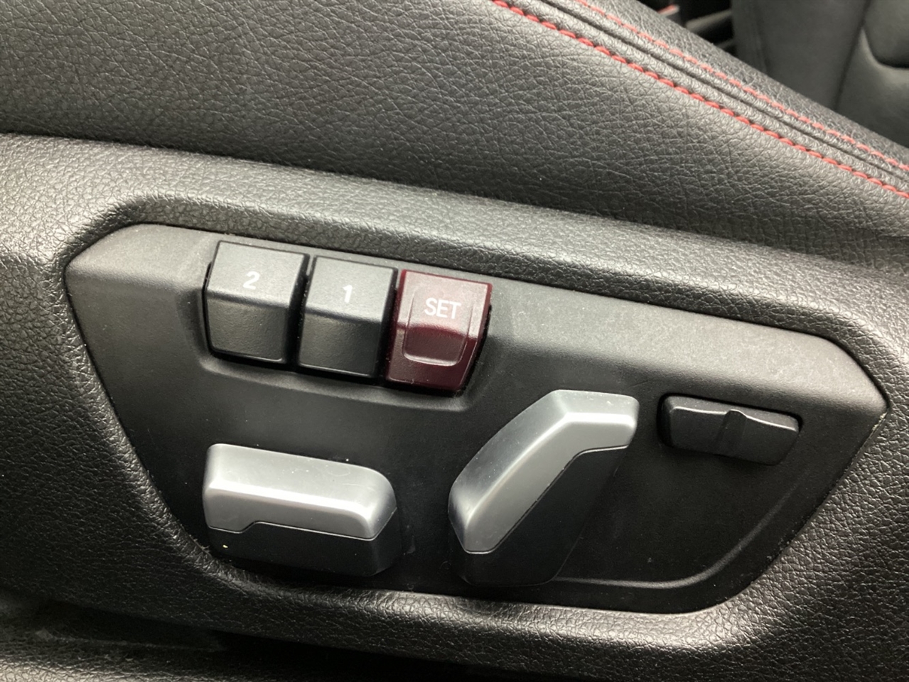 BMW 3 Series 4dr Sdn 328i RWD South Africa SULEV 2016