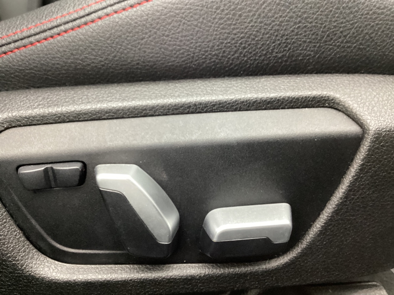 BMW 3 Series 4dr Sdn 328i RWD South Africa SULEV 2016