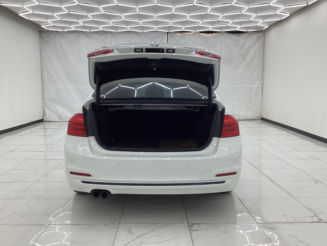 BMW 3 Series 4dr Sdn 328i RWD South Africa SULEV 2016