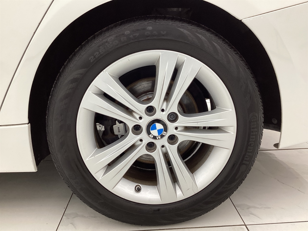 BMW 3 Series 4dr Sdn 328i RWD South Africa SULEV 2016