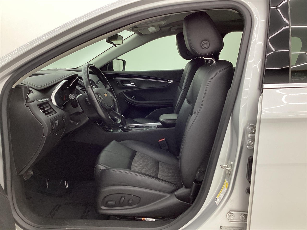 Chevrolet Impala 4dr Sdn LT w/1LT 2019