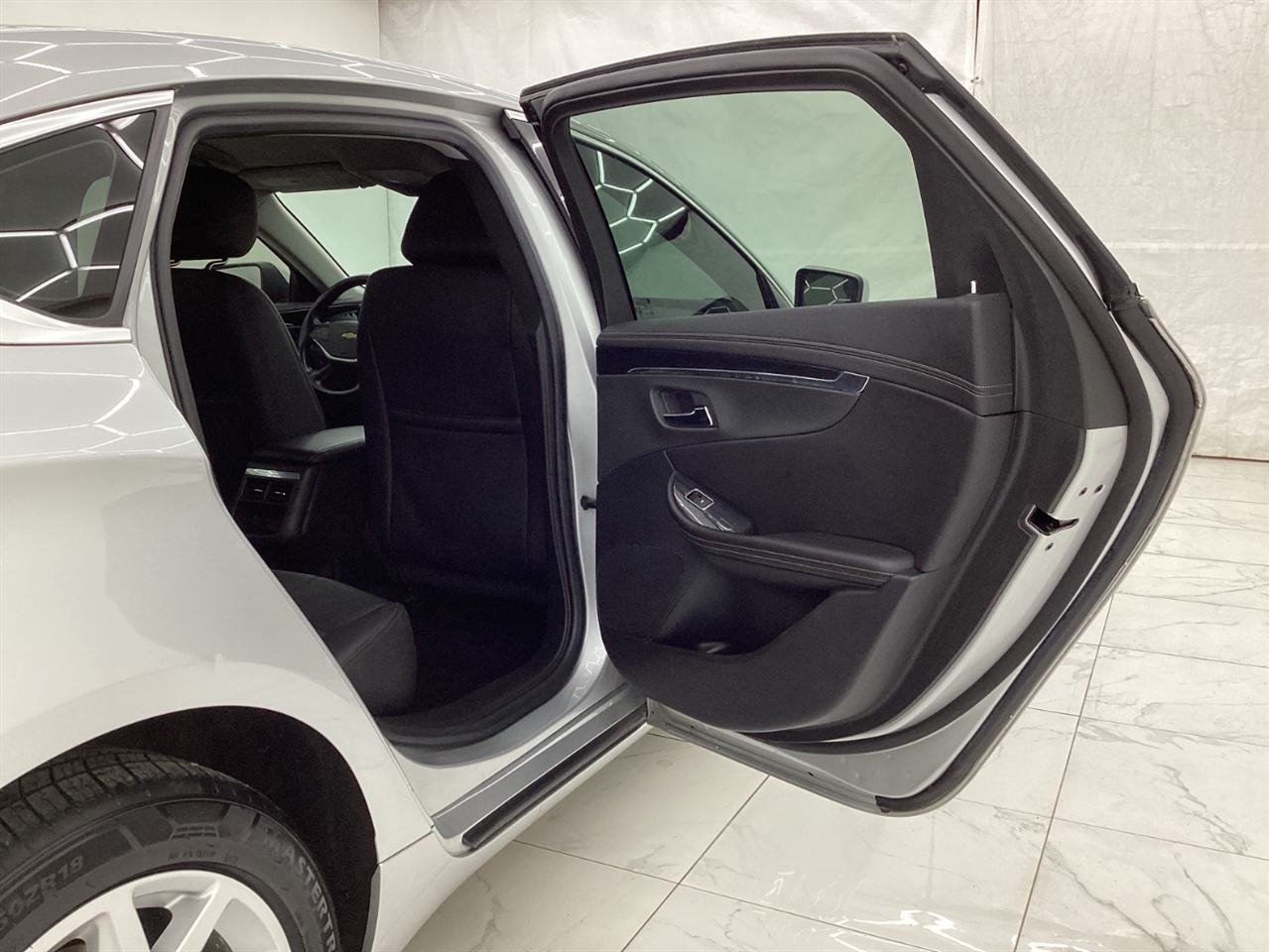 Chevrolet Impala 4dr Sdn LT w/1LT 2019