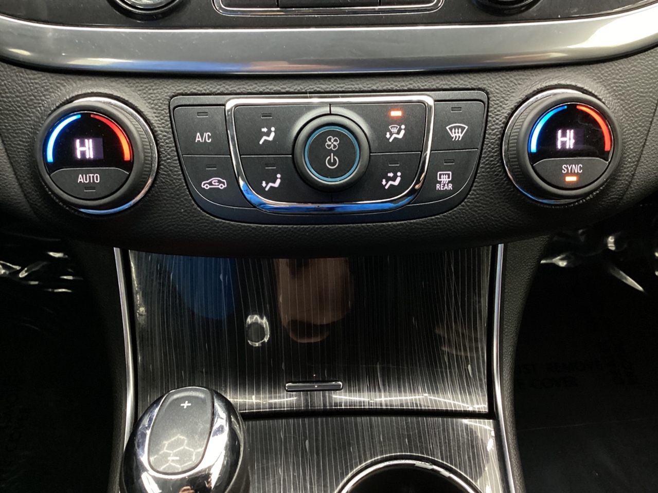 Chevrolet Impala 4dr Sdn LT w/1LT 2019