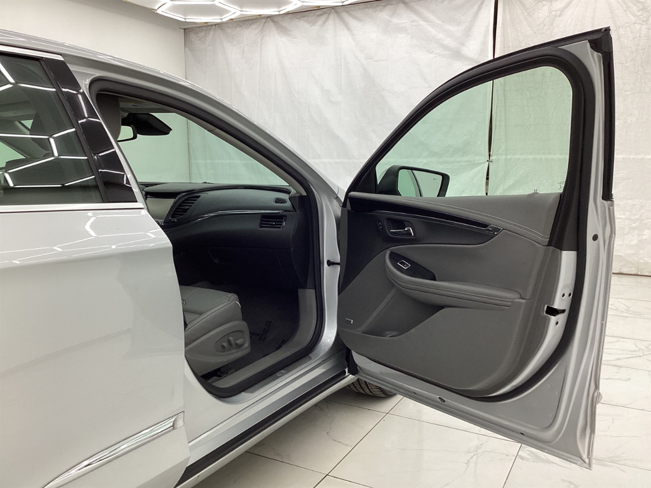 Chevrolet Impala 4dr Sdn Premier w/2LZ 2017