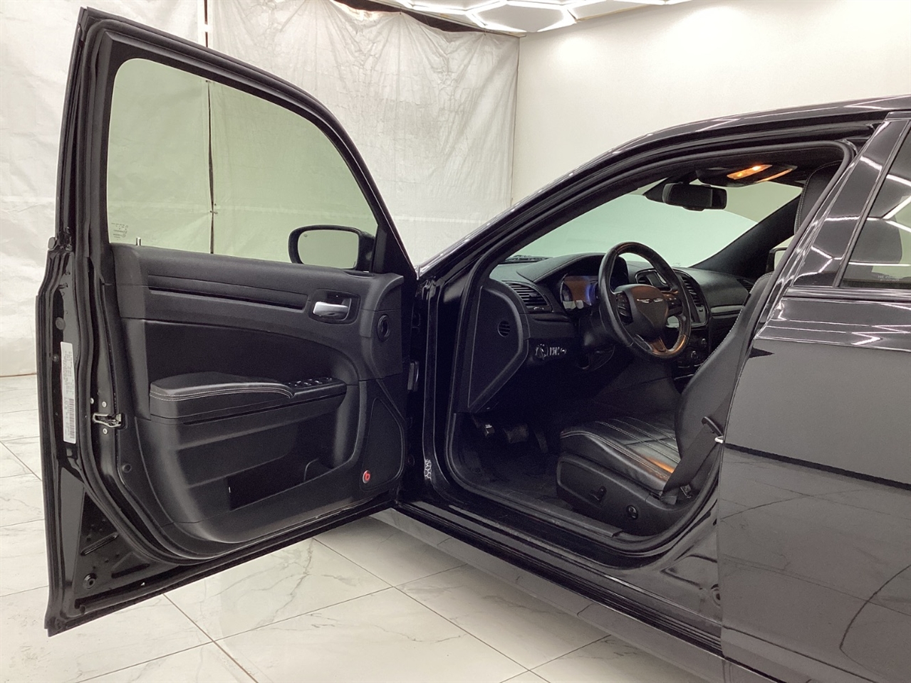 Chrysler 300 4dr Sdn 300S RWD 2015