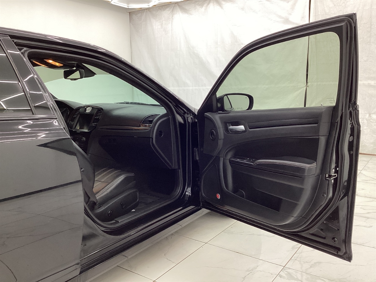 Chrysler 300 4dr Sdn 300S RWD 2015