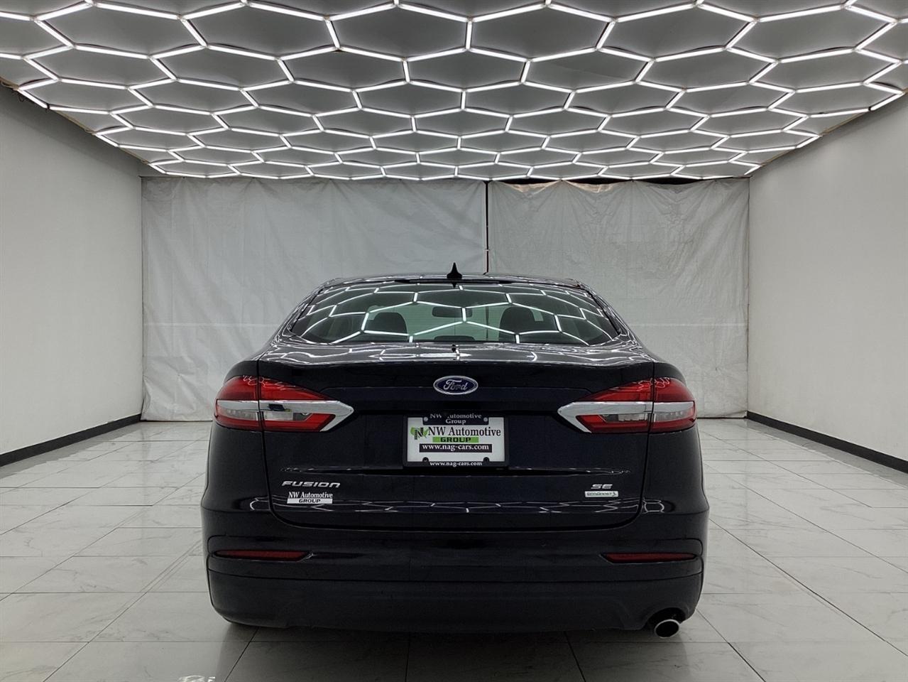 Ford Fusion SE FWD 2020