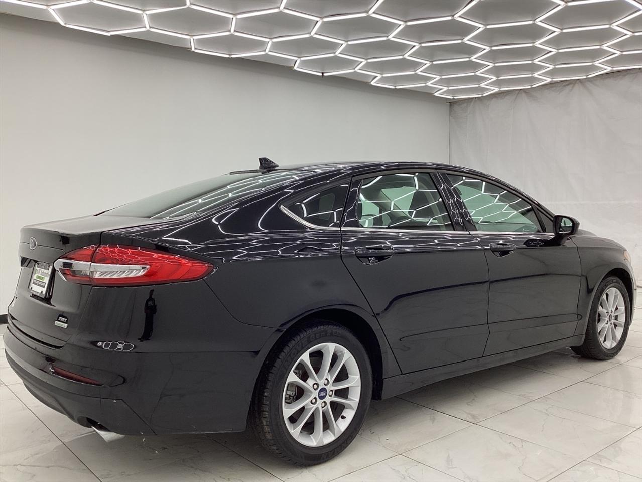 Ford Fusion SE FWD 2020